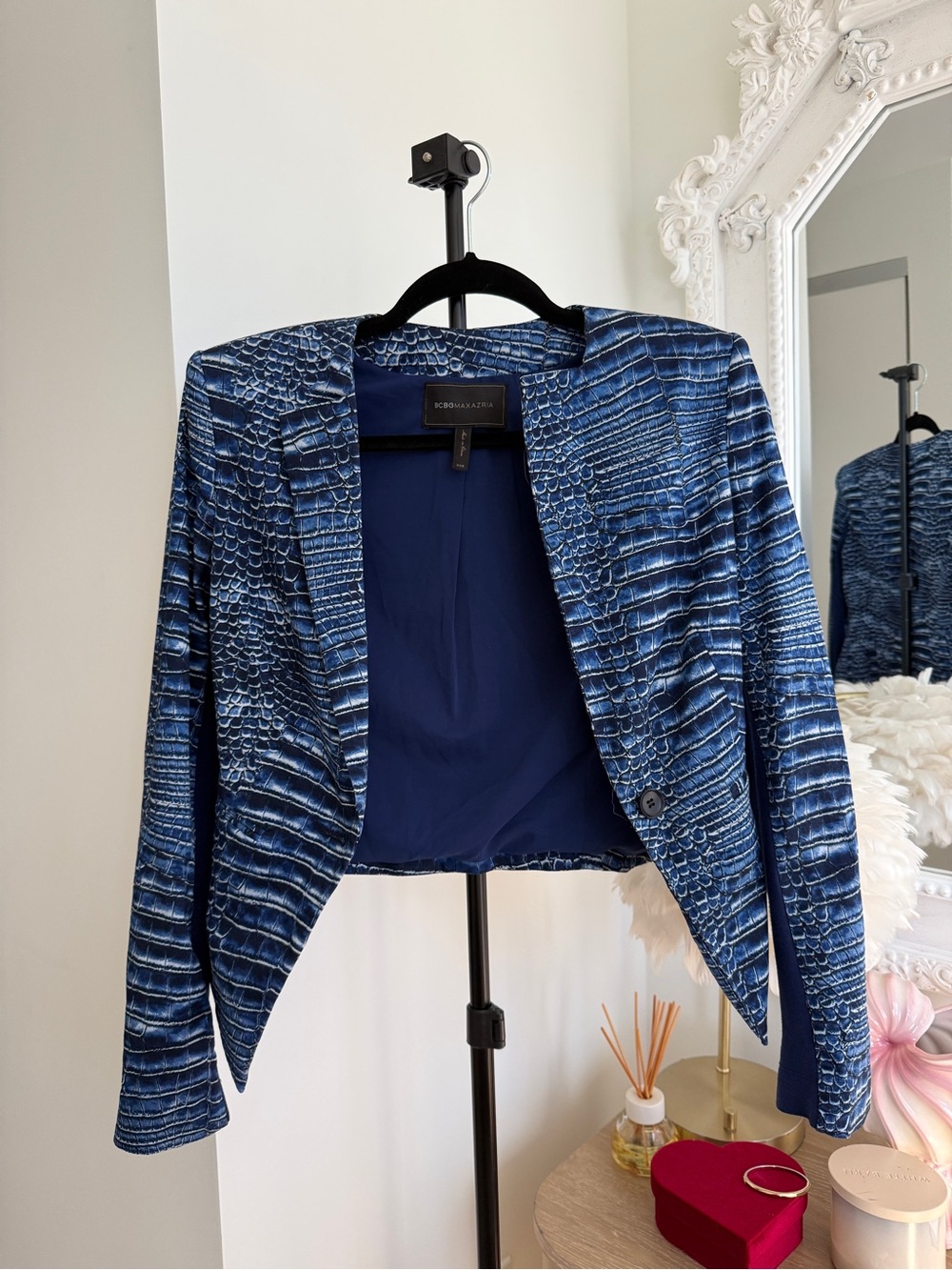 BCBGMAXAZRIA Blue Crocodile Print Jordyn Structured Blazer